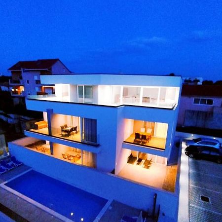 Villa Apartment Joel โตรกีร์ ภายนอก รูปภาพ