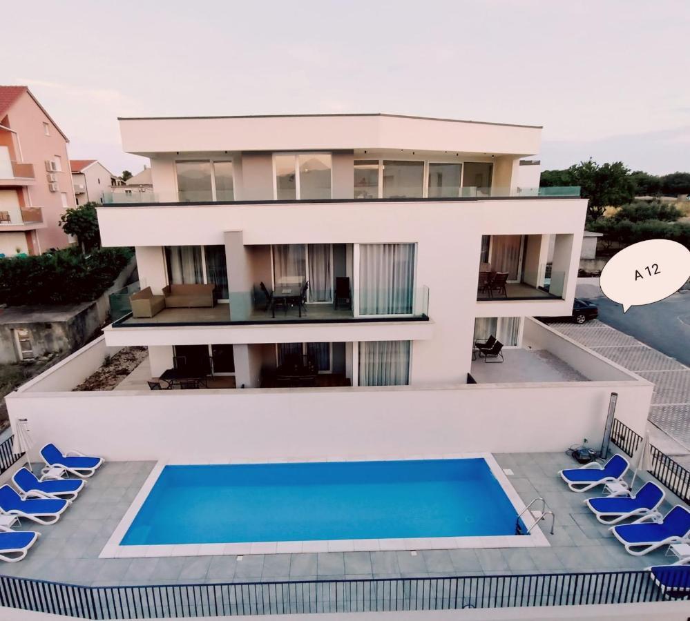 Villa Apartment Joel โตรกีร์ ภายนอก รูปภาพ